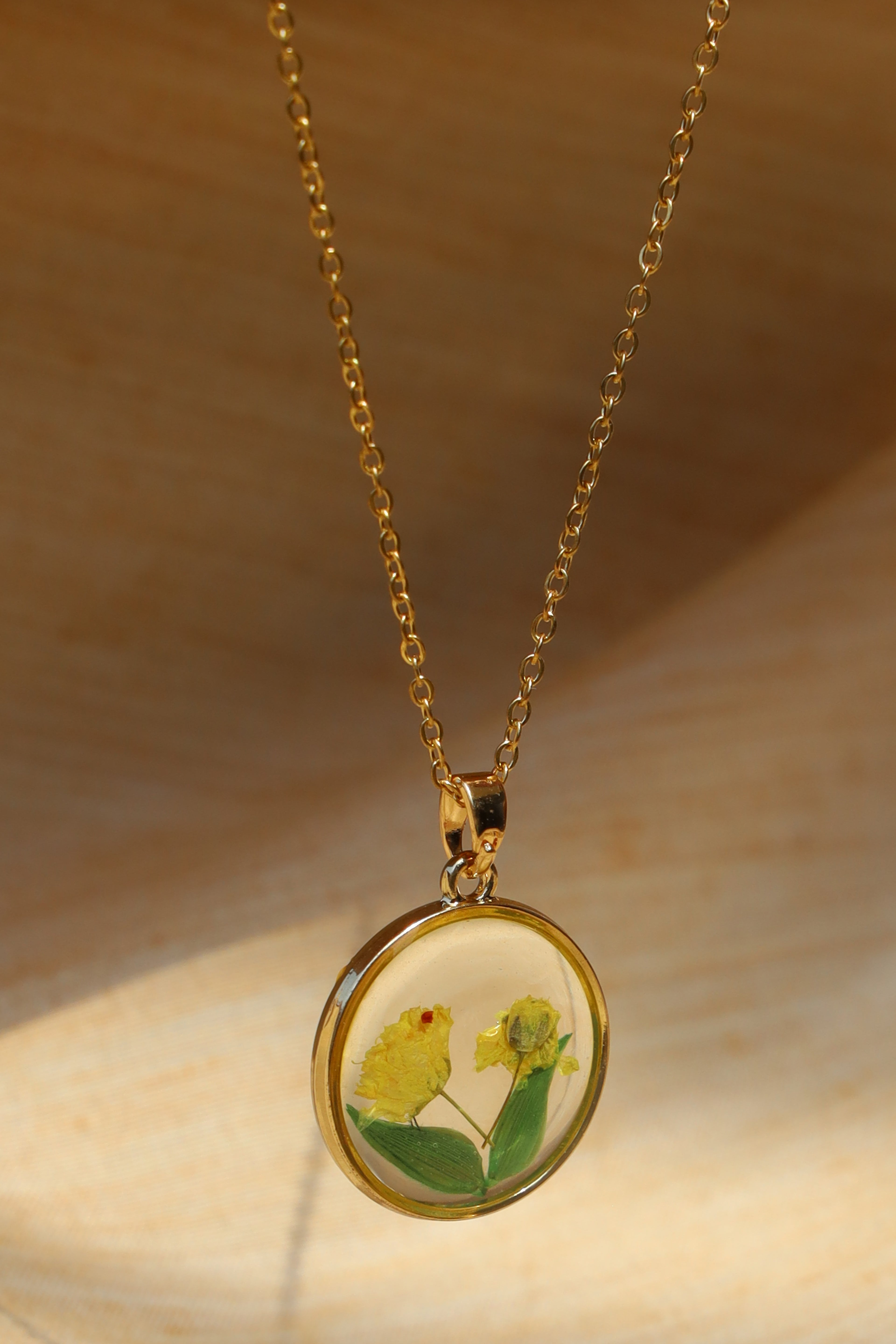 Resin Floral Medallion Necklace