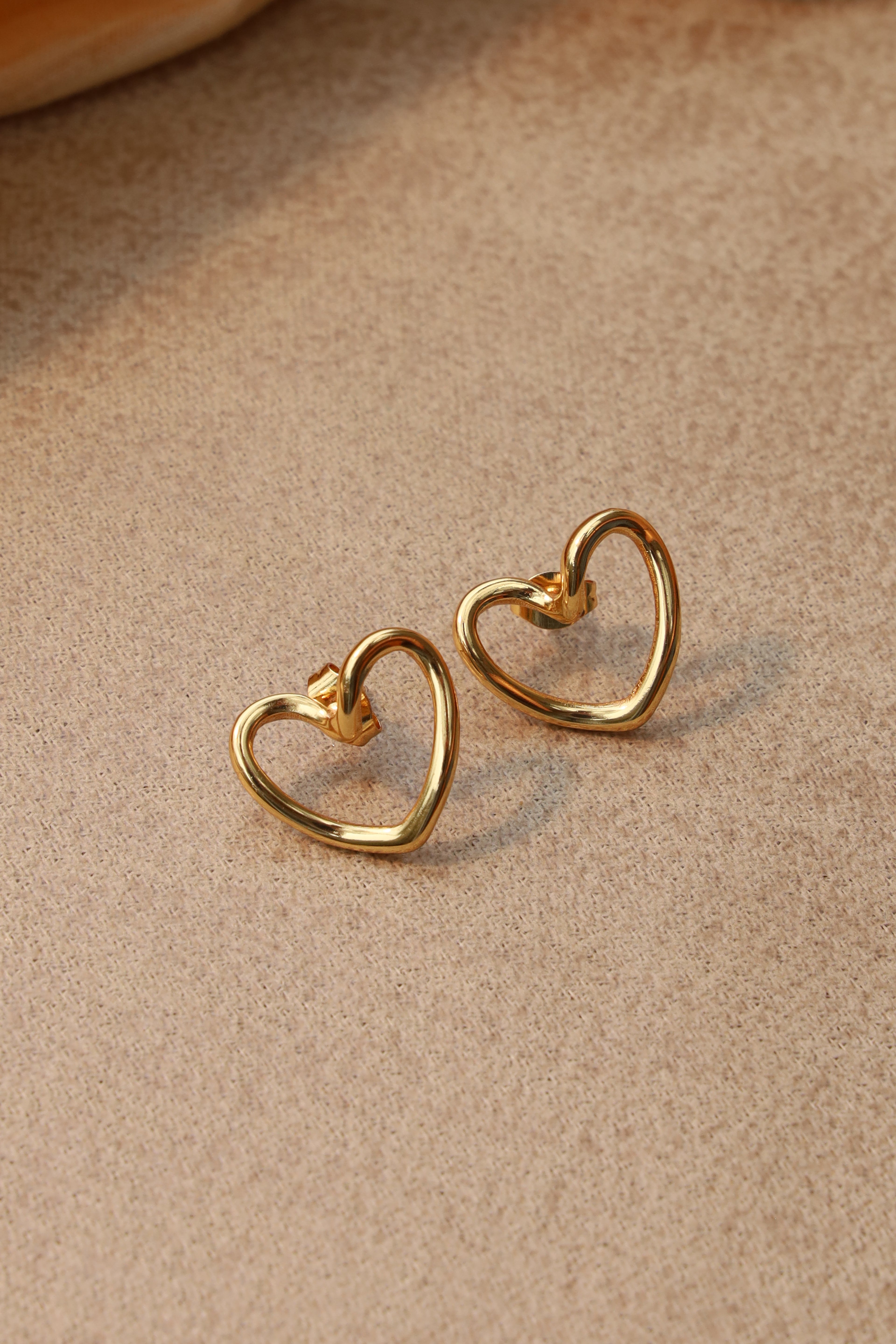 Outline Heart Studs